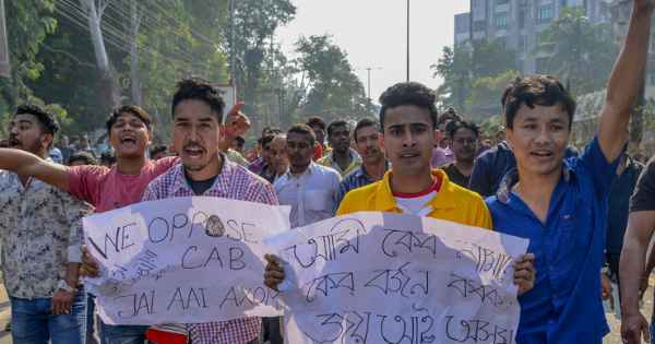 à¦…à¦¸à¦®à§‡ CAB à¦à¦° à¦¬à¦¿à¦°à§à¦¦à§à¦§à§‡ à¦¬à¦¿à¦¶à¦¾à¦² à¦†à¦¨à§à¦¦à§‹à¦²à¦¨ à¦¶à§à¦°à§ , à¦¦à§‡à¦¶ à¦œà§à§œà§‡ à¦¨à§ˆà¦°à¦¾à¦œà§à¦¯ 